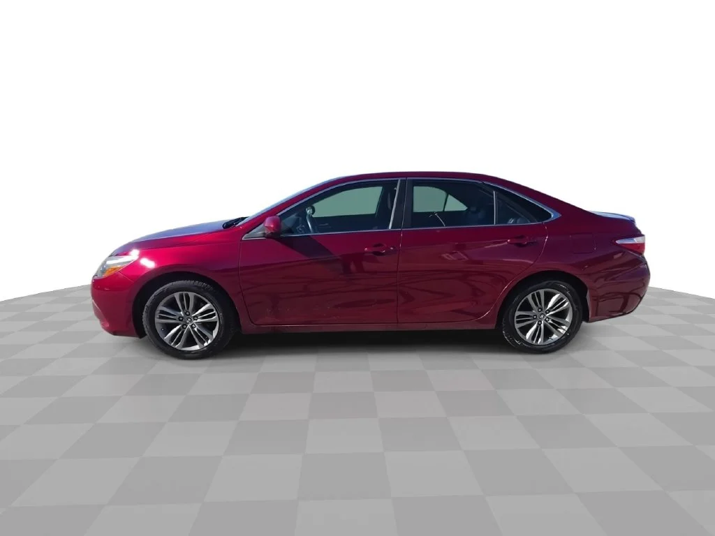 Used 2015 Red Toyota SE image 5