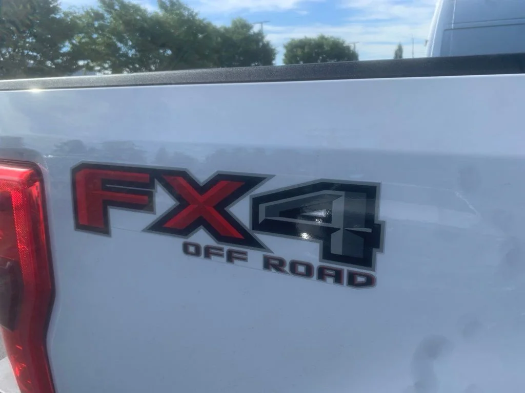 Used 2017 Oxford White Ford Lariat image 8