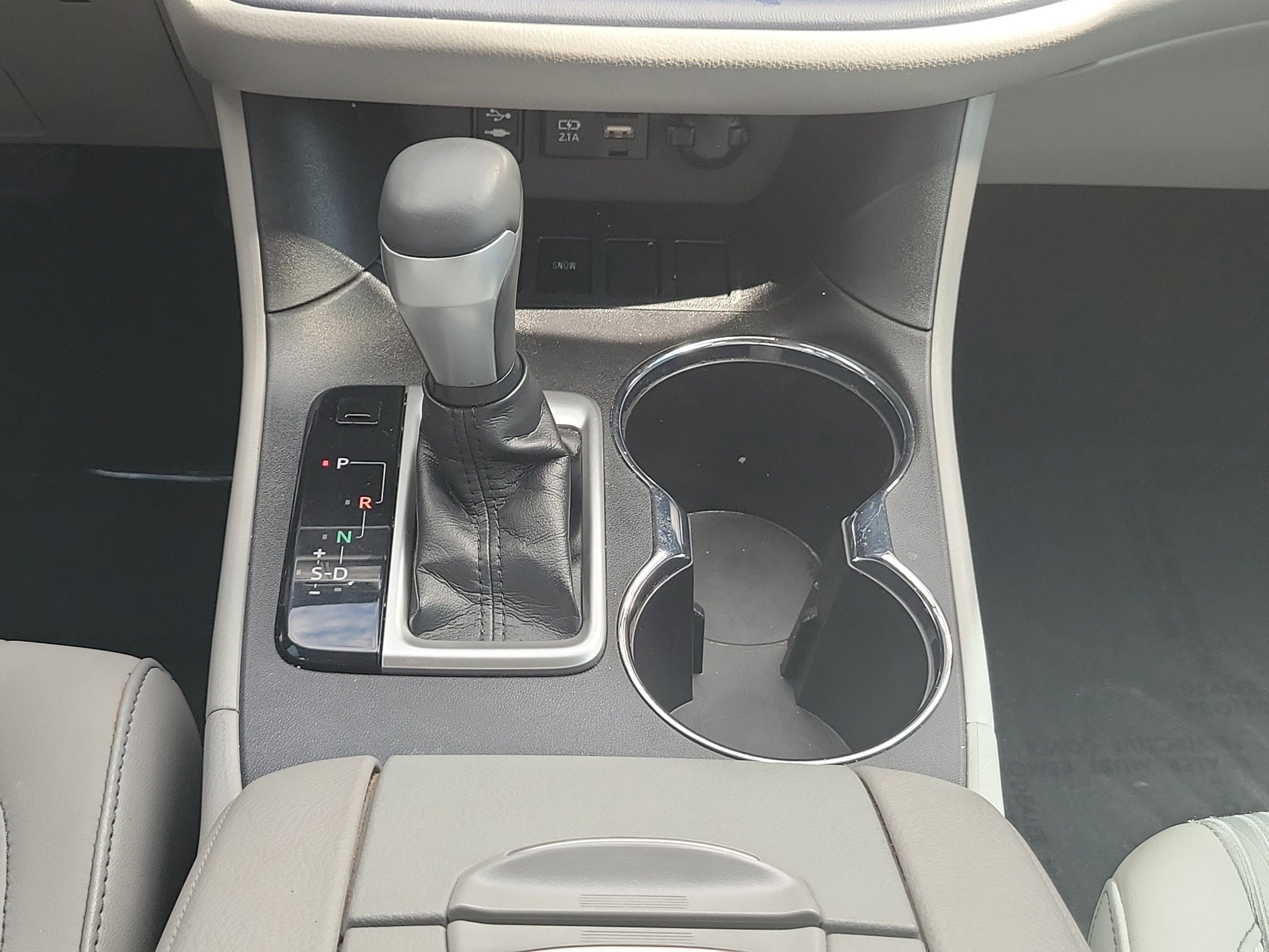Used 2019 Shoreline Mist Toyota LE Plus image 19