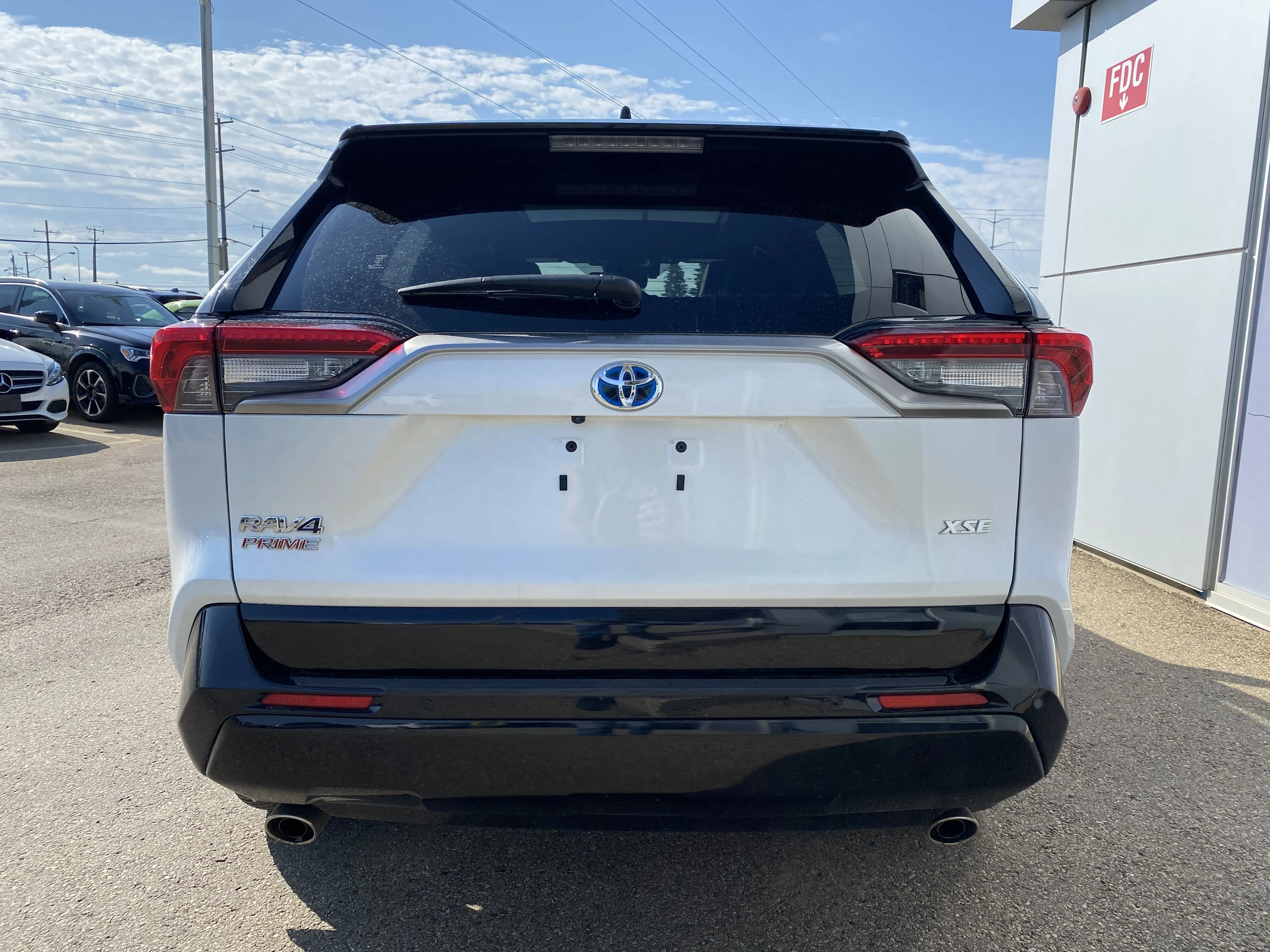 Used 2024 White Toyota SE AWD * HYBRID * LEATHER * SUNROOF * image 4