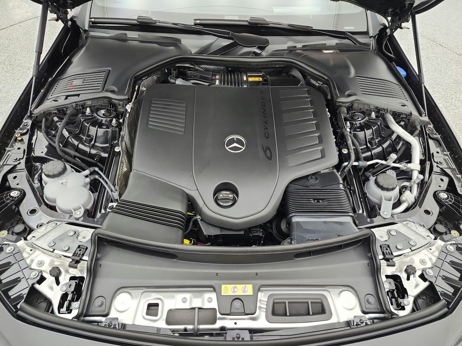 New 2027 Graphite Grey Metallic Mercedes-Benz CLE 450 4MATIC® Coupe image 11