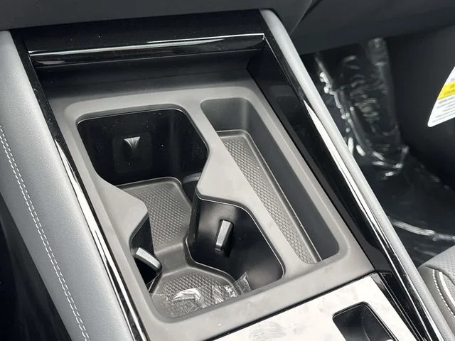New 2026 White/off-white Volkswagen SEL R-Line Turbo image 24