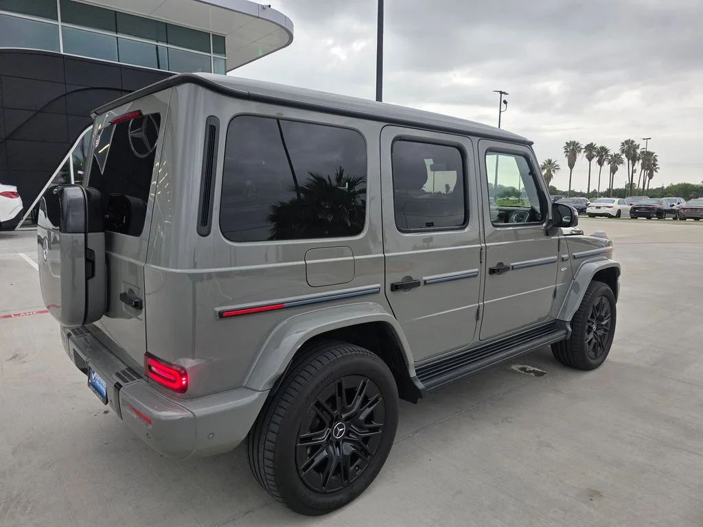 Used 2025 Gray Mercedes-Benz G 580 image 8