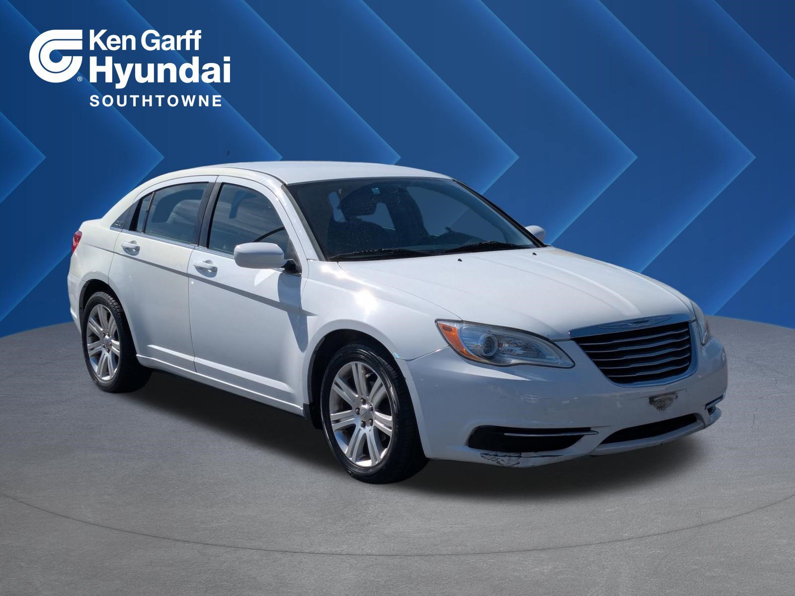 2013 Chrysler 200 LX's photo