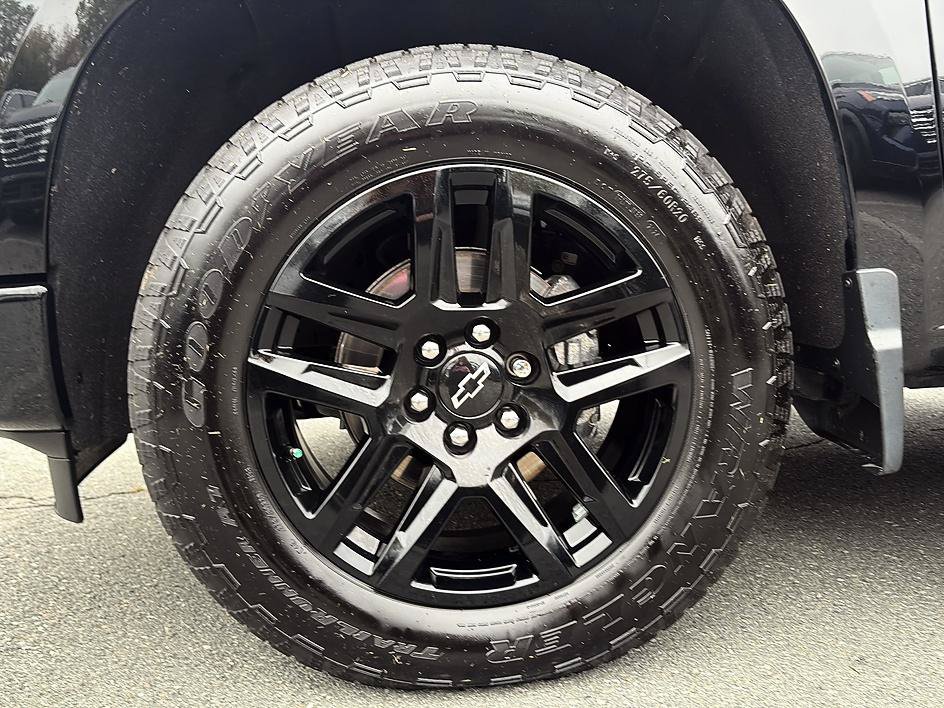 Used 2022 Black Chevrolet RST image 23