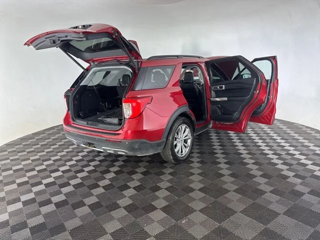 Used 2021 Red Ford XLT image 17
