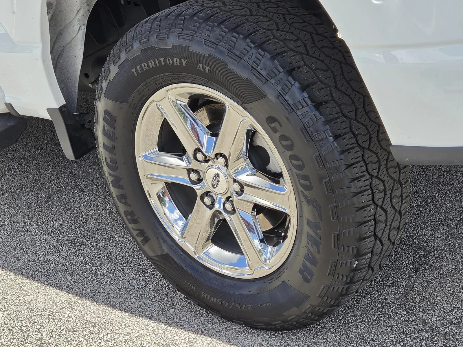Used 2025 Oxford White Ford XLT 4WD SuperCrew 5.5