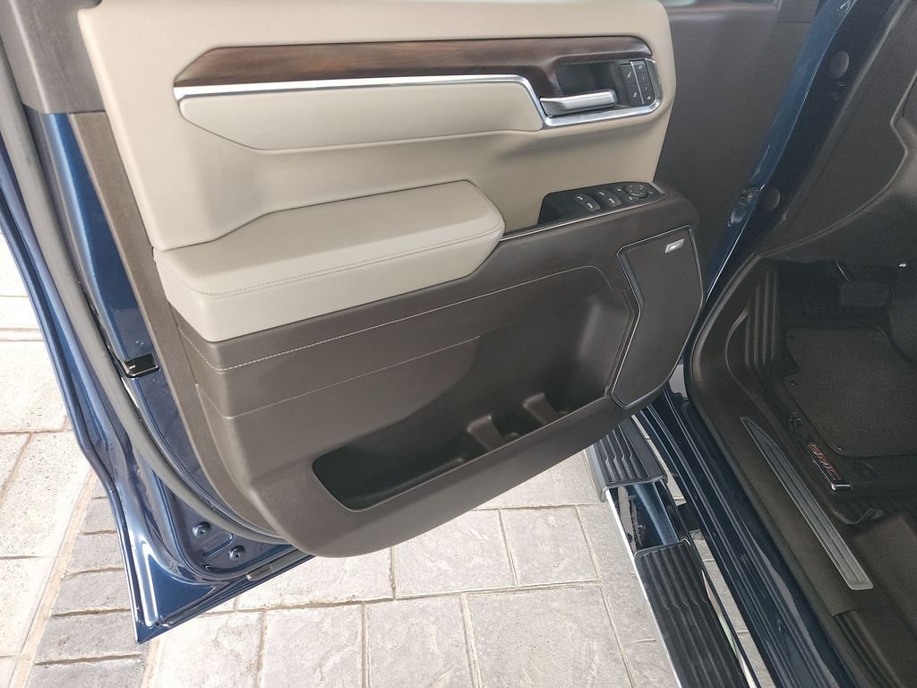 Used 2023 Blue GMC SLT image 28
