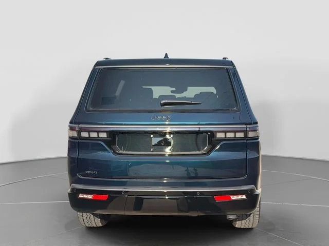 New 2026 Fathom Blue Pearl-Coat Exterior Paint (Late Availability) Jeep Upland image 5