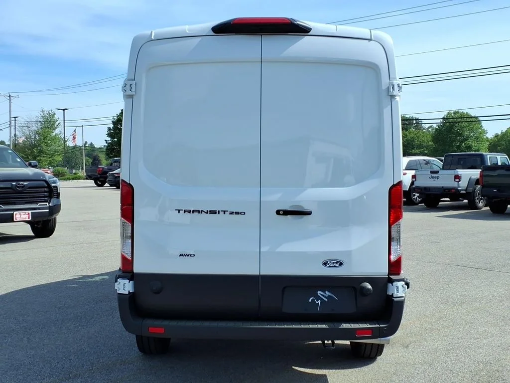 New 2026 Oxford White Ford Base image 6