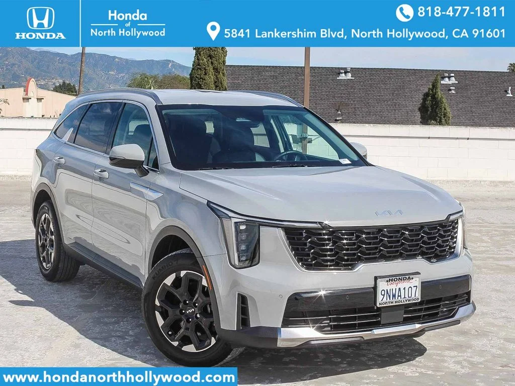 2025 Kia Sorento S AT's photo