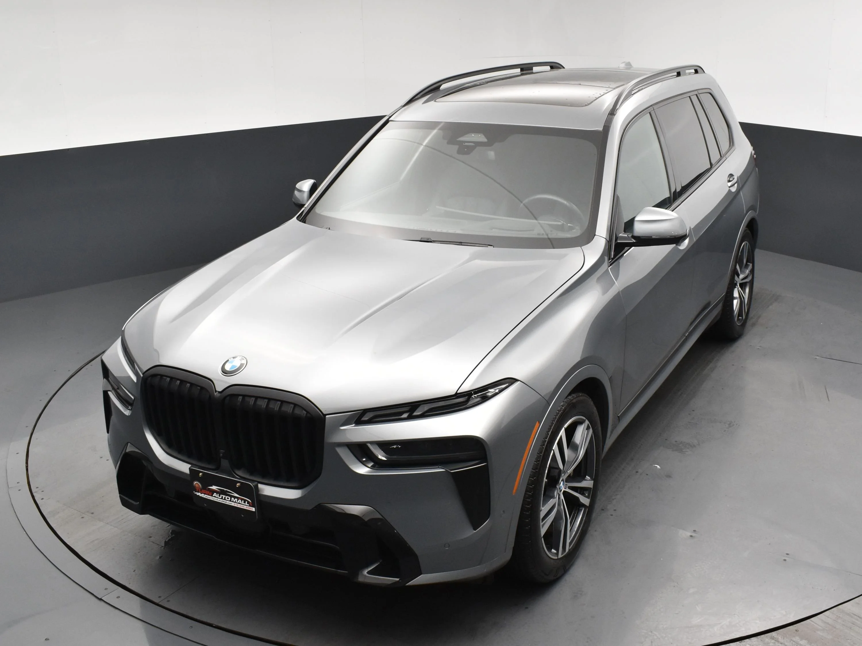 Used 2024 Skyscraper Grey Metallic BMW xDrive40i image 17