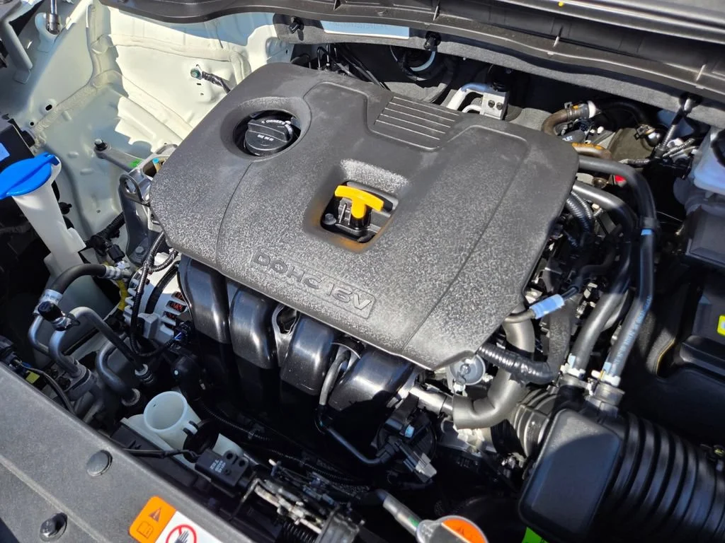 Used 2025 Snow White Pearl Kia EX image 18