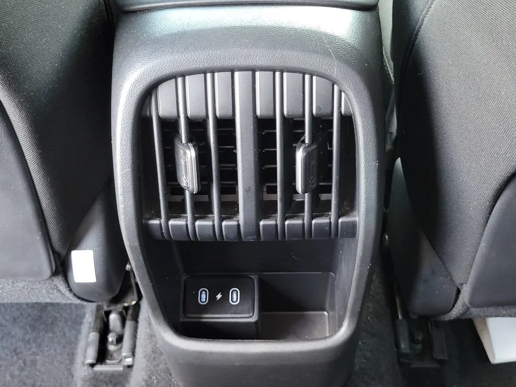 Used 2025 White Hyundai SEL image 15