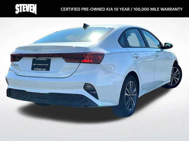 Used 2024 White Kia LXS image 7