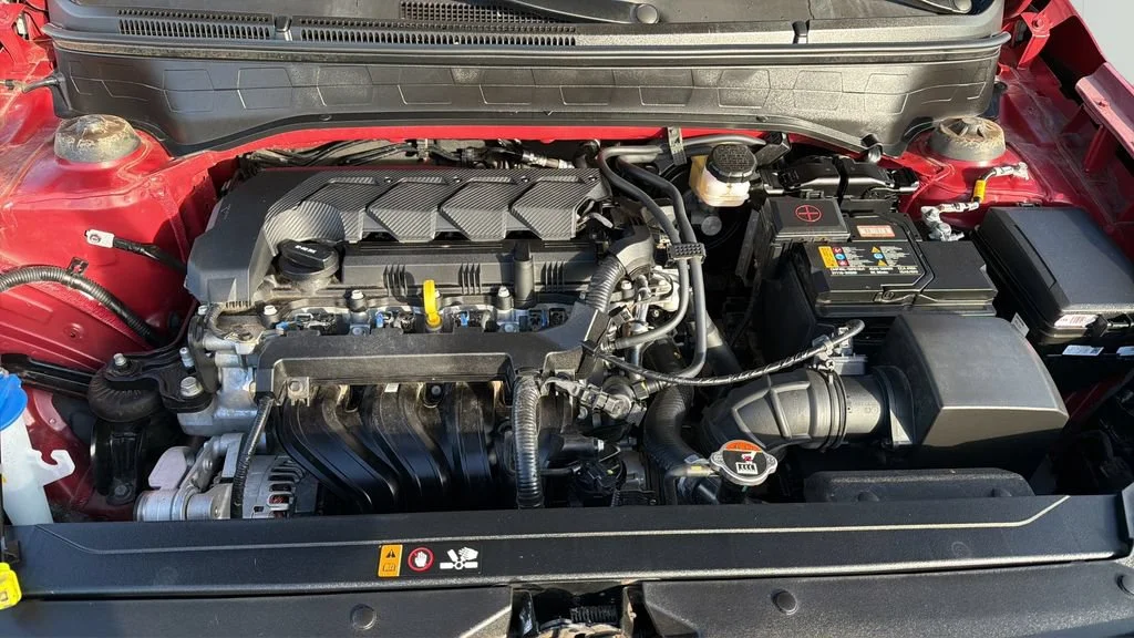 Used 2025 Red Hyundai SEL image 9