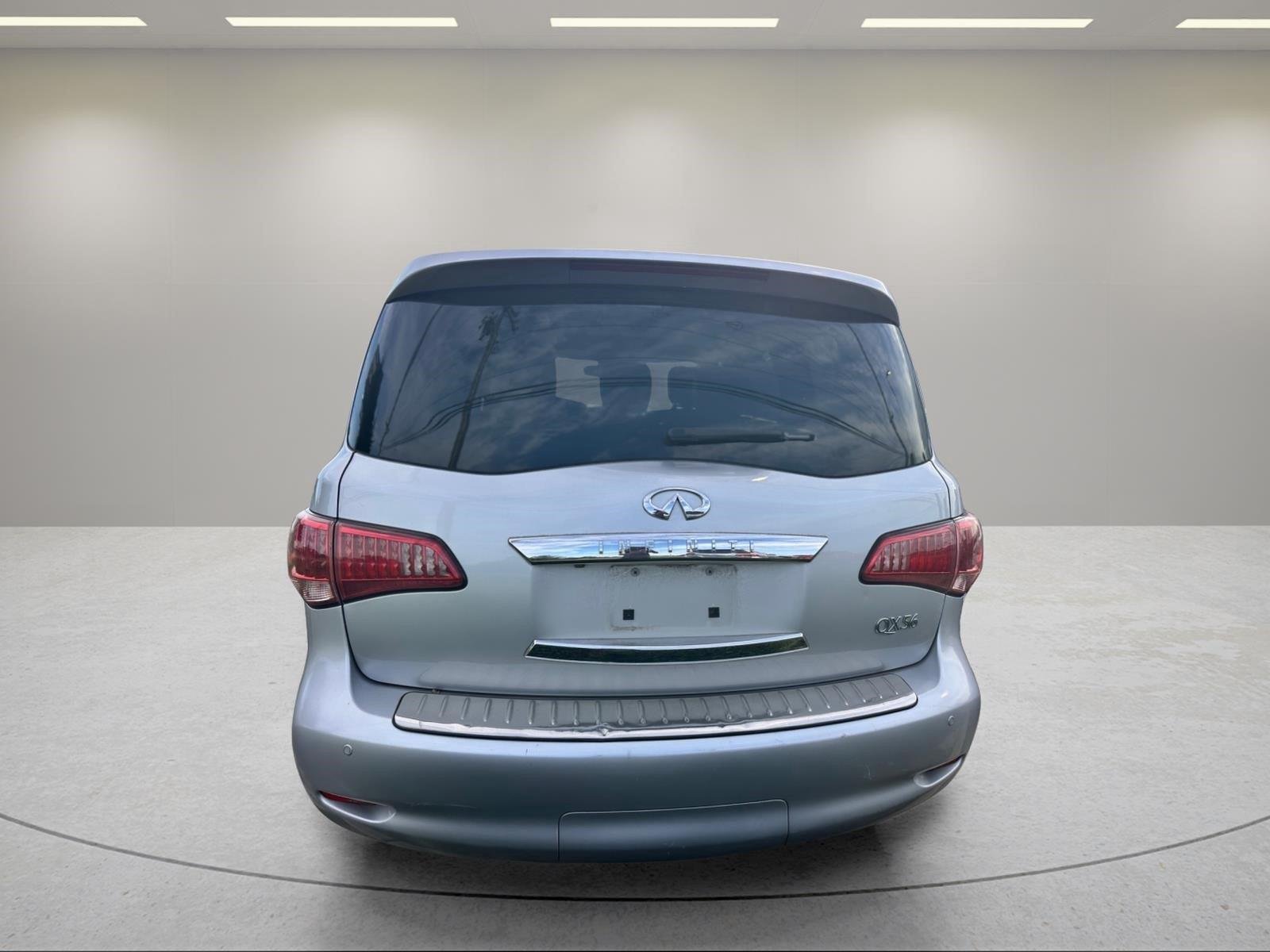 Used 2011 Liquid Platinum INFINITI 8-passenger image 21