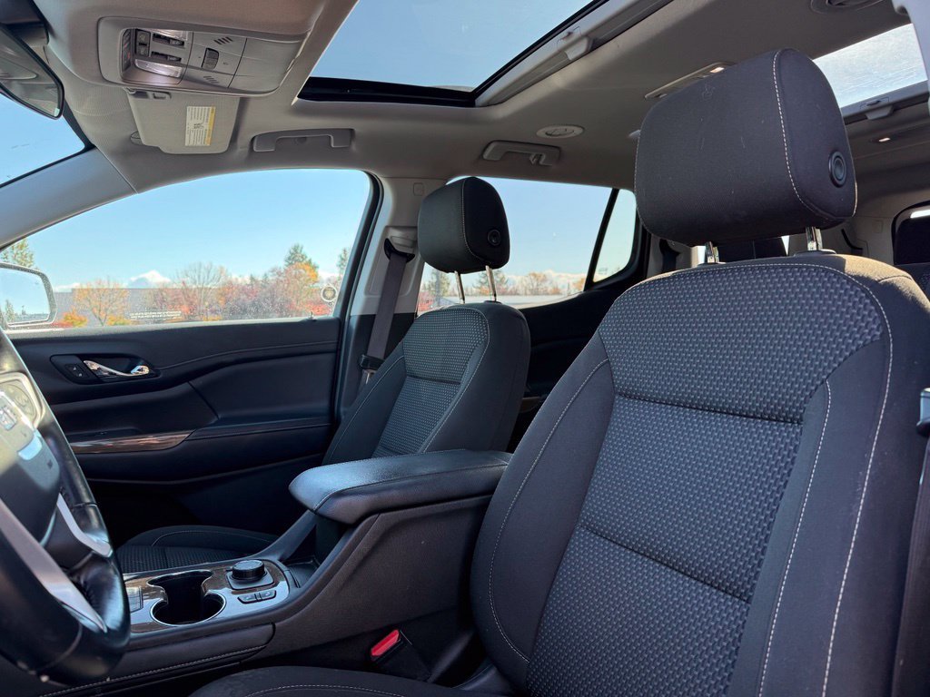 Used 2020 Carbon Black Metallic GMC SLE image 9