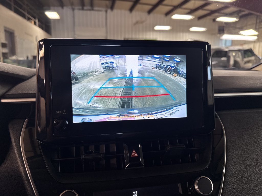 Certified Used 2025  Toyota LE image 23