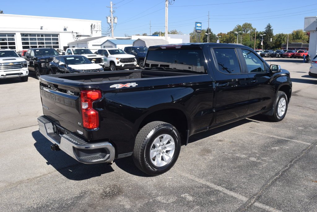 Used 2023 BLACK Chevrolet LT image 7
