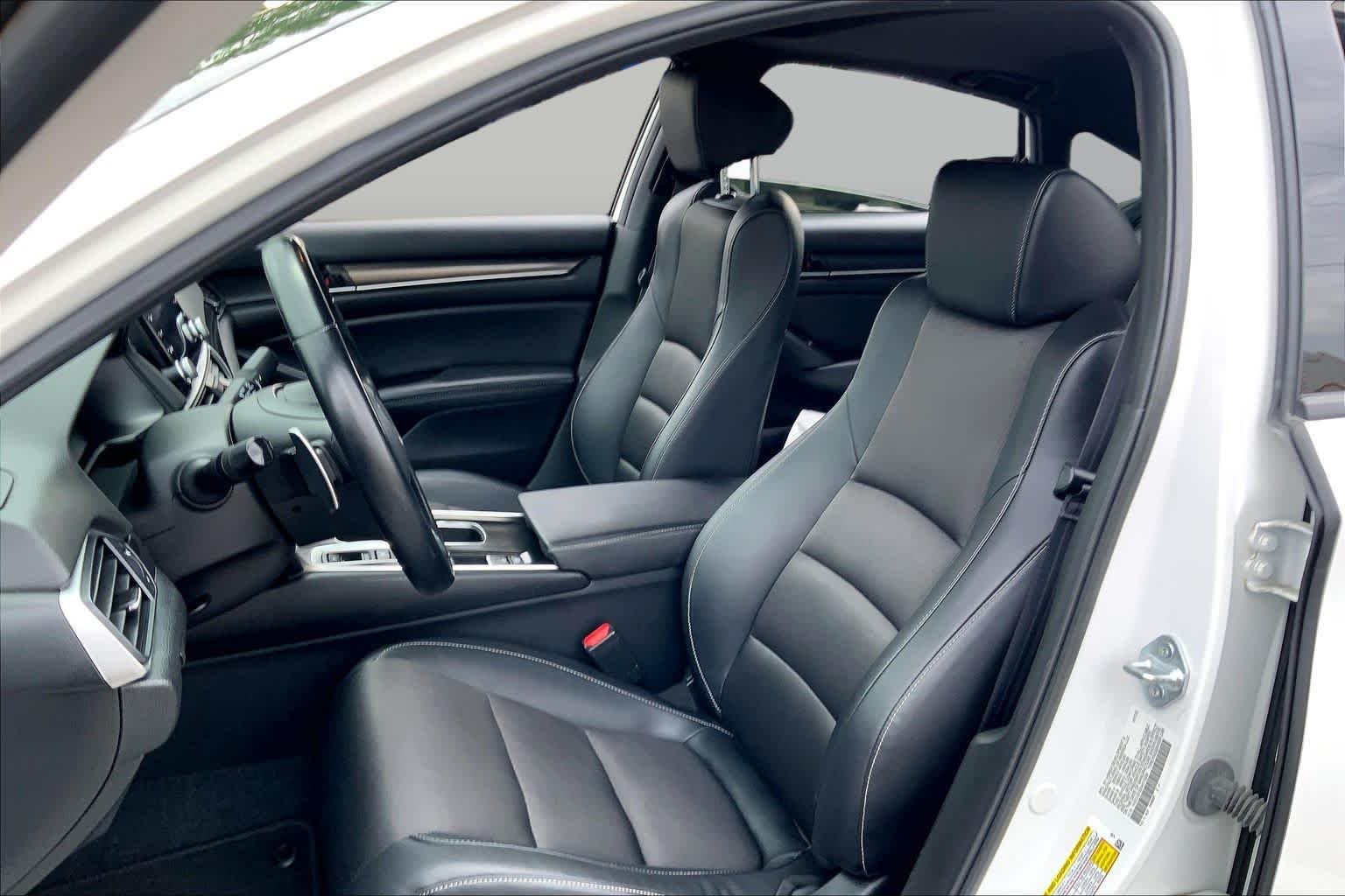 Used 2022 Platinum White Pearl Honda Sport image 9