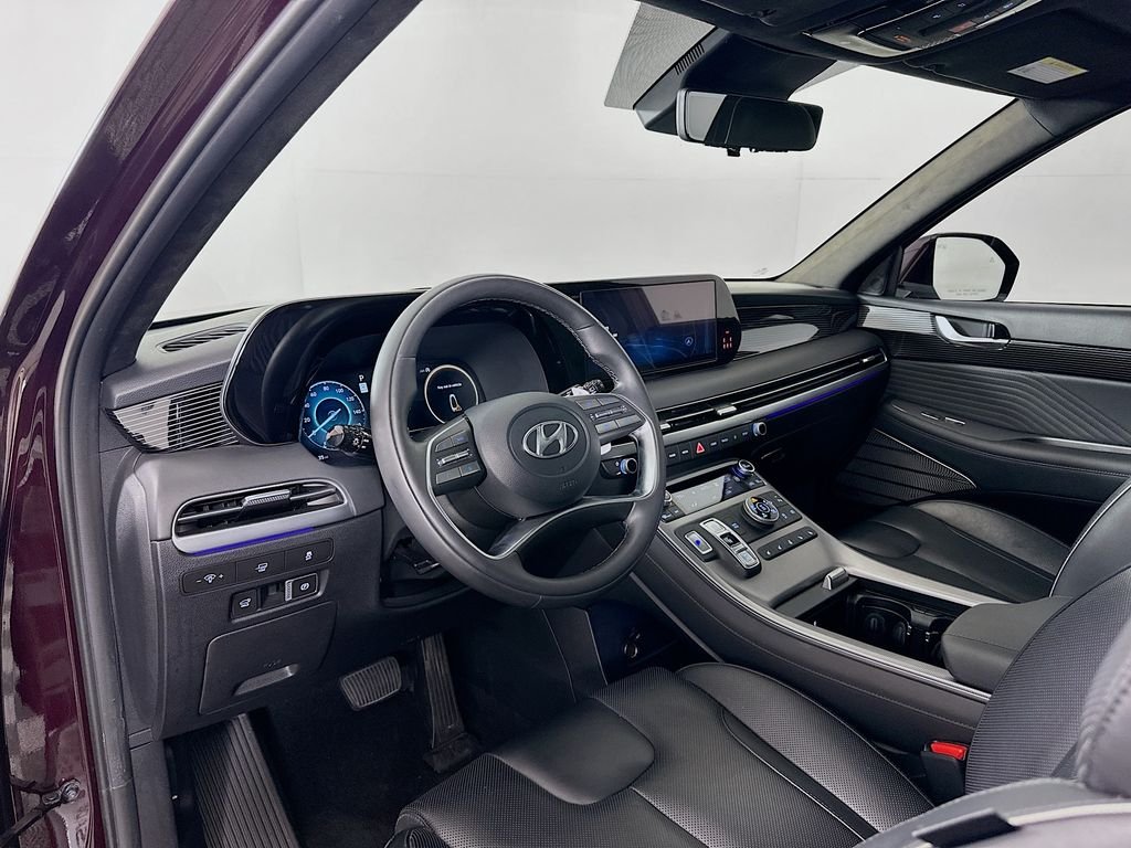 Used 2023 Red Hyundai Calligraphy image 9