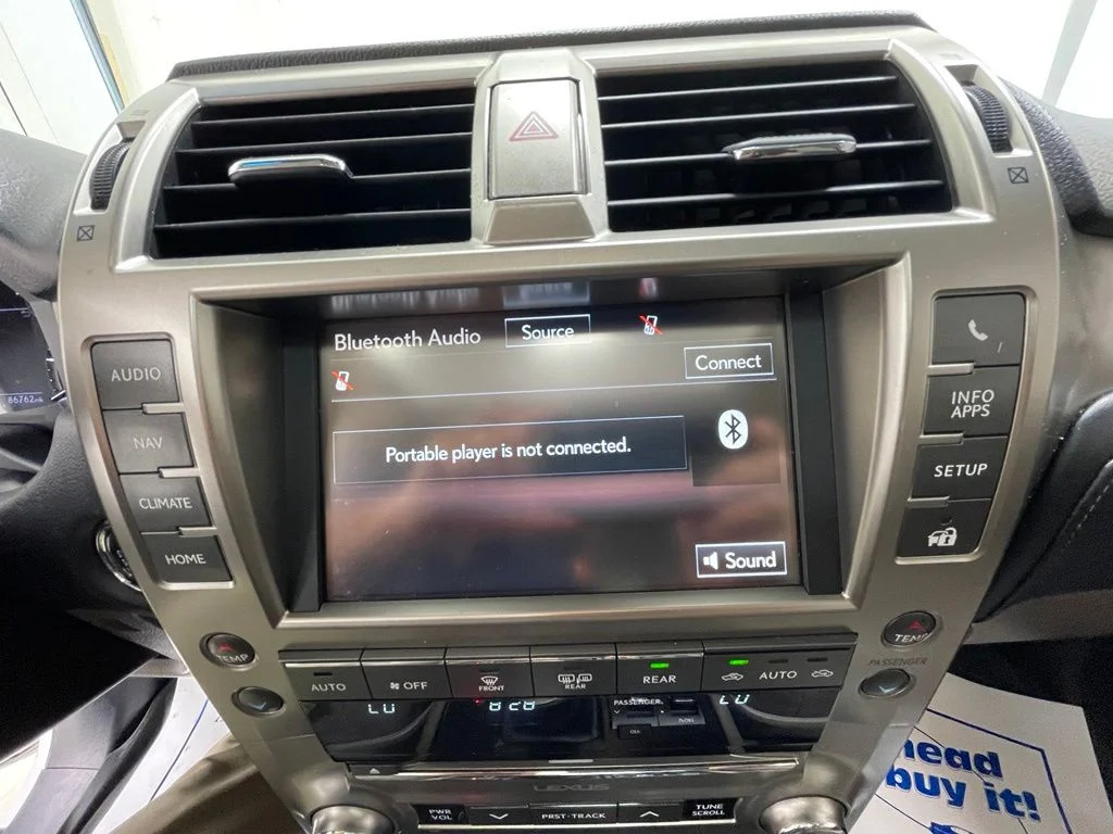 Used 2021  Lexus 460 Luxury image 24