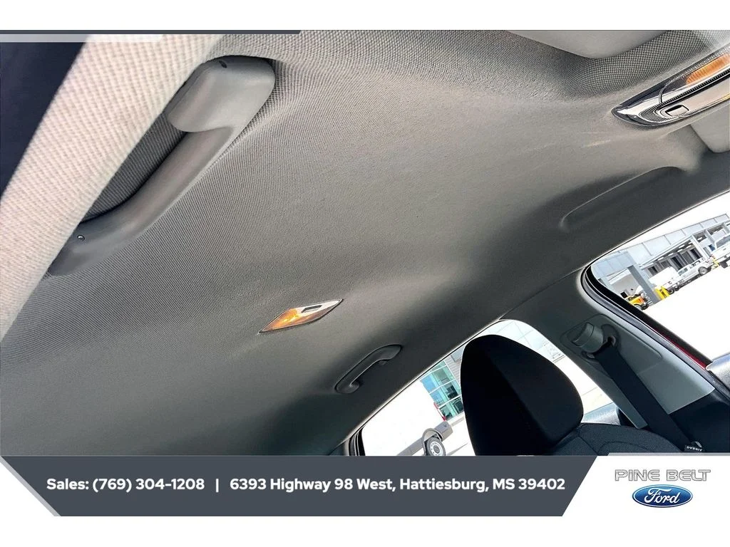 Used 2024 Red Hyundai SE image 16