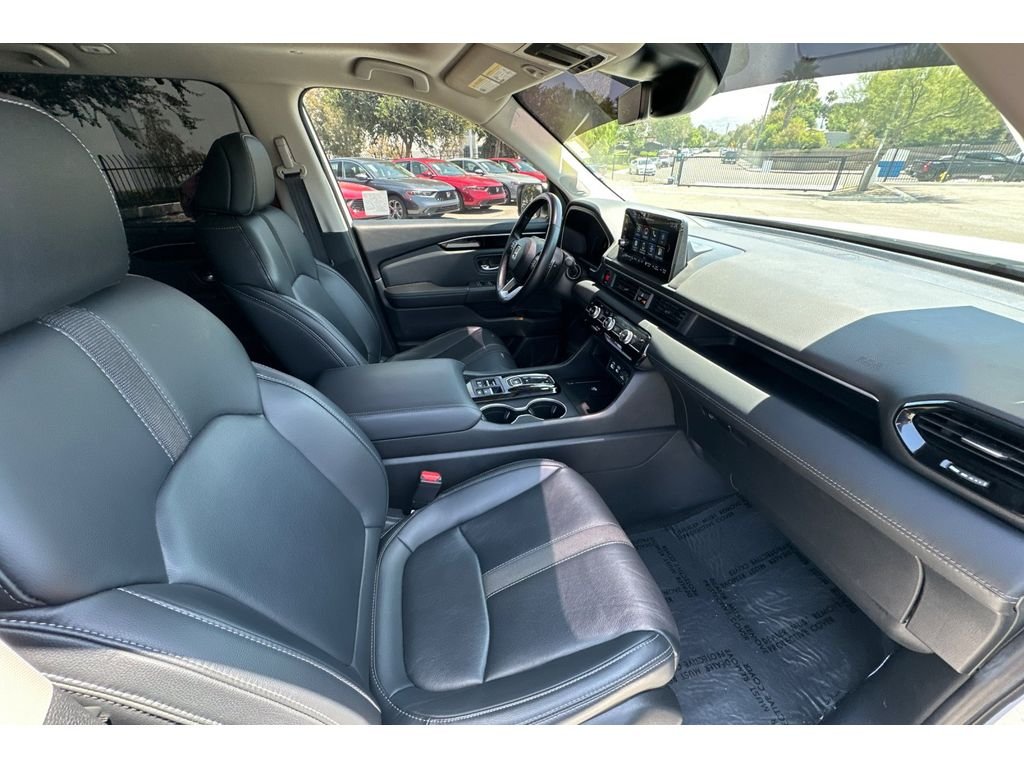 Used 2025 Platinum White Pearl Honda Touring image 20