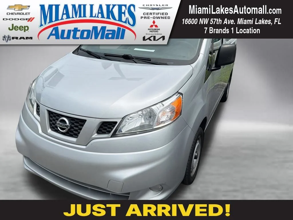 2020 Nissan NV200 S's photo