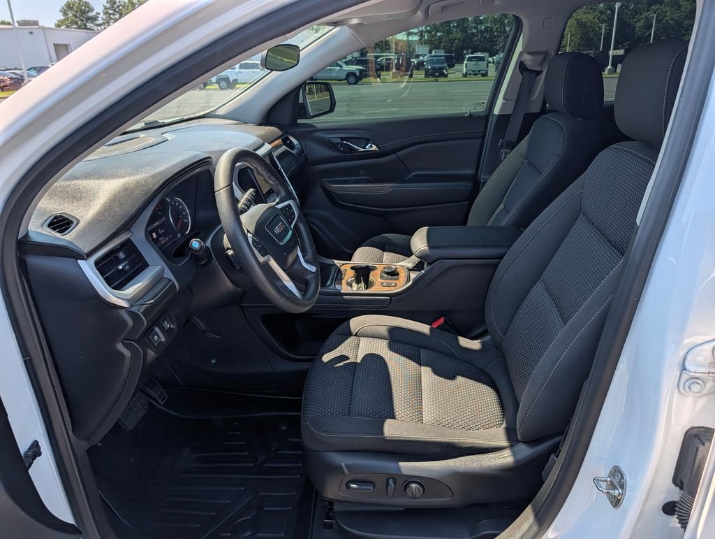 Used 2022 White GMC SLE image 20