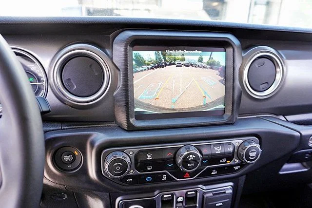 Used 2023 White Jeep Rubicon 4xe image 27