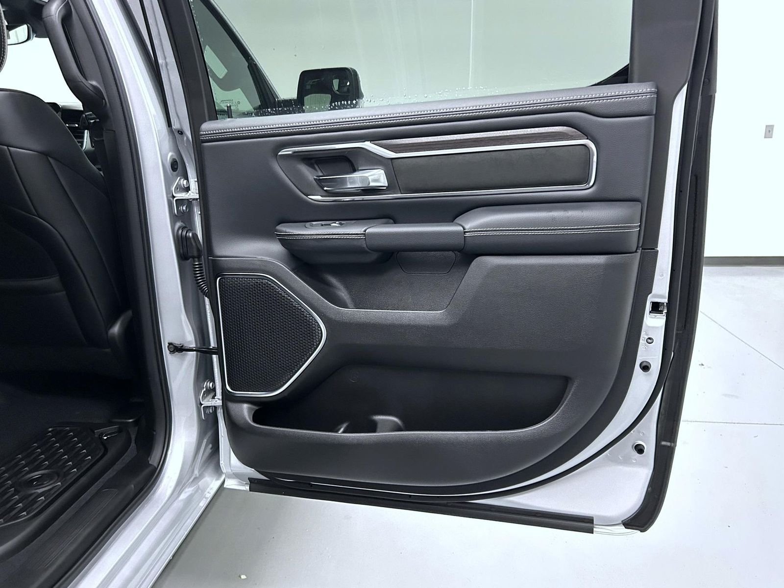 New 2026 Silver Zynith Exterior Paint RAM Laramie image 17