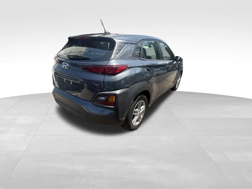 Used 2020 Gray Hyundai SE image 7