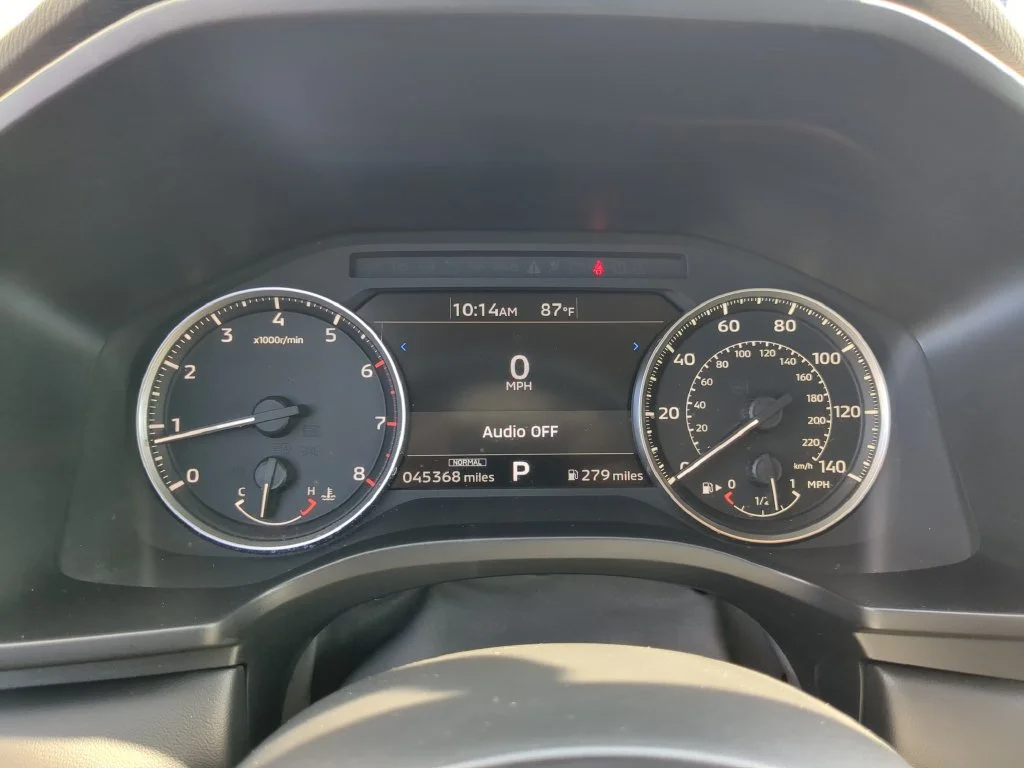 Used 2024 Silver Mitsubishi ES image 30