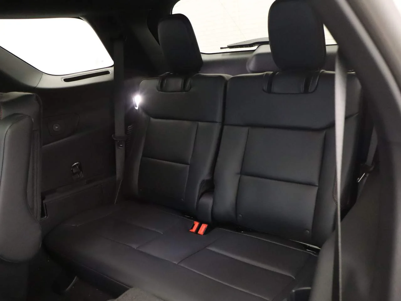 New 2026 Star White Metallic Tri-Coat Ford ST-Line image 18
