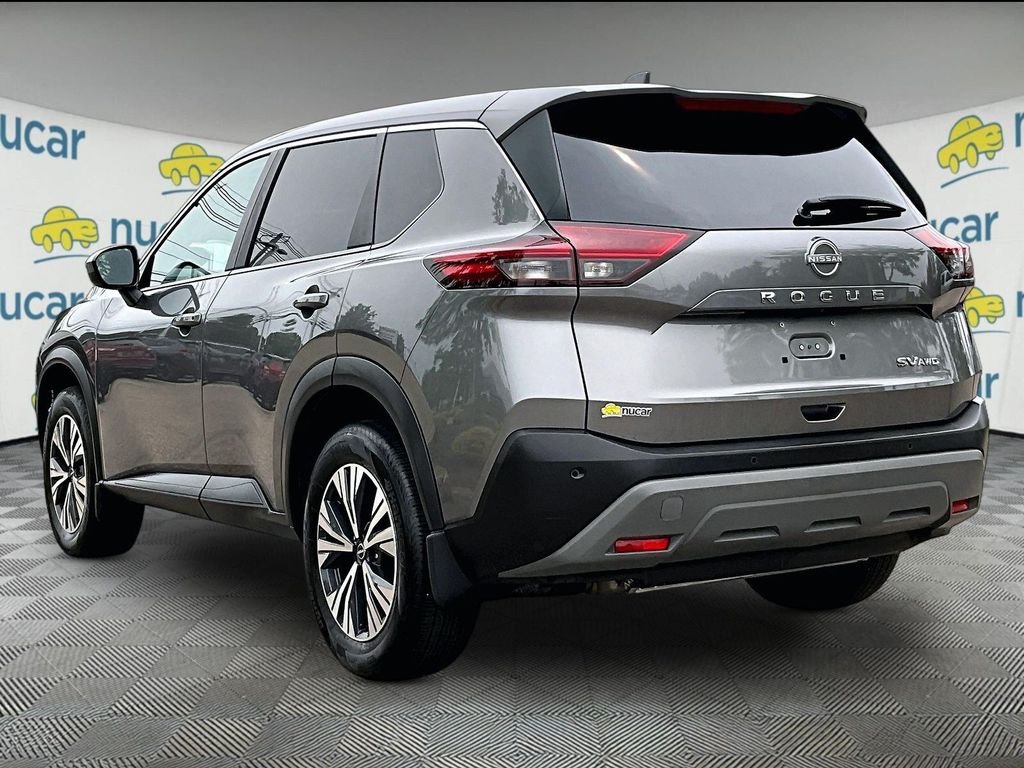 Used 2023 Gray Nissan SV image 4