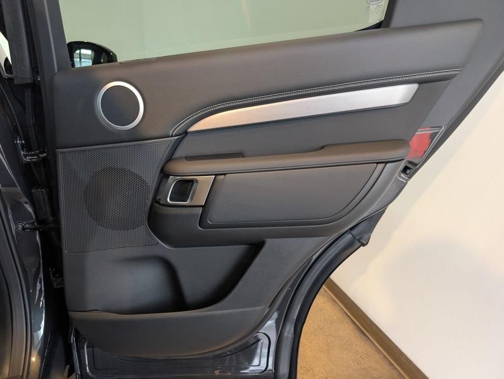 2026 Land Rover Discovery Gemini Edition - Photo 29