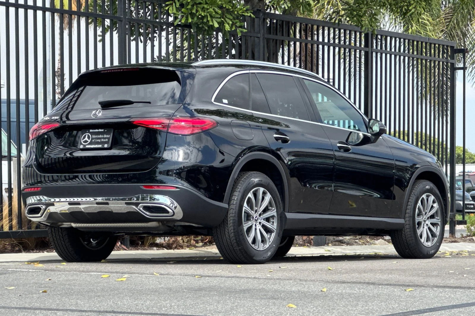 New 2026 Black Mercedes-Benz GLC 300 image 4