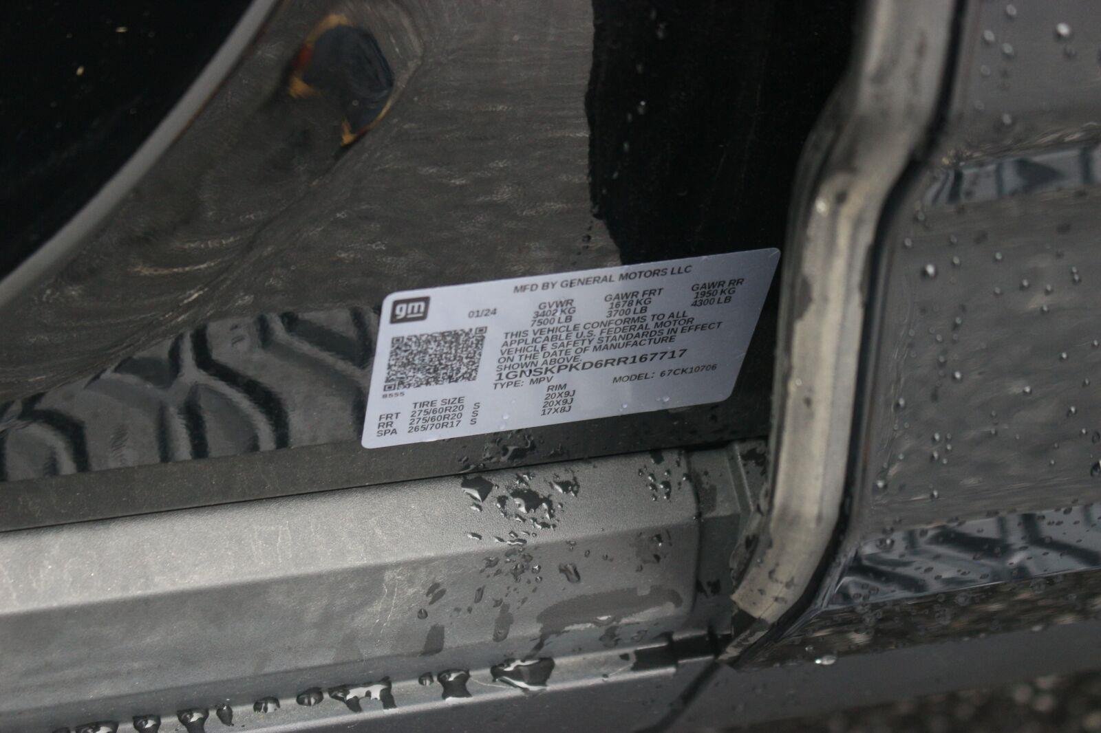 Used 2024 Black Chevrolet Z71 image 47