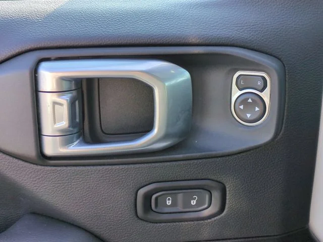 Used 2021 White Jeep Unlimited Sahara Altitude image 13