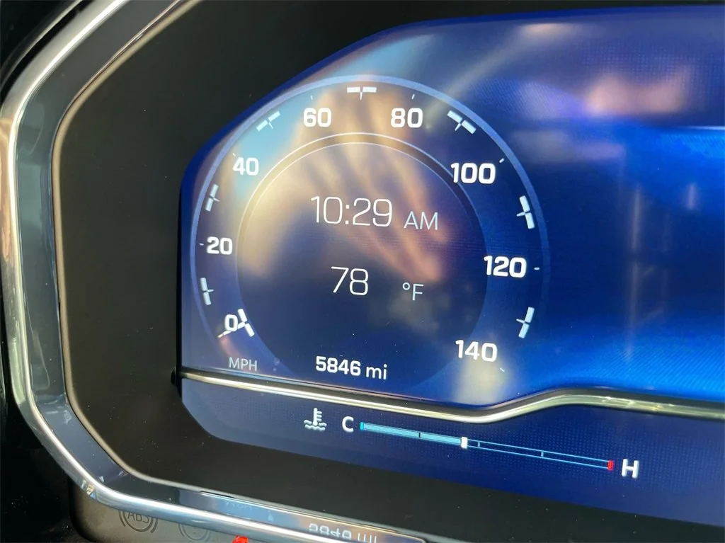 Used 2024 Summit White Chevrolet LT image 24