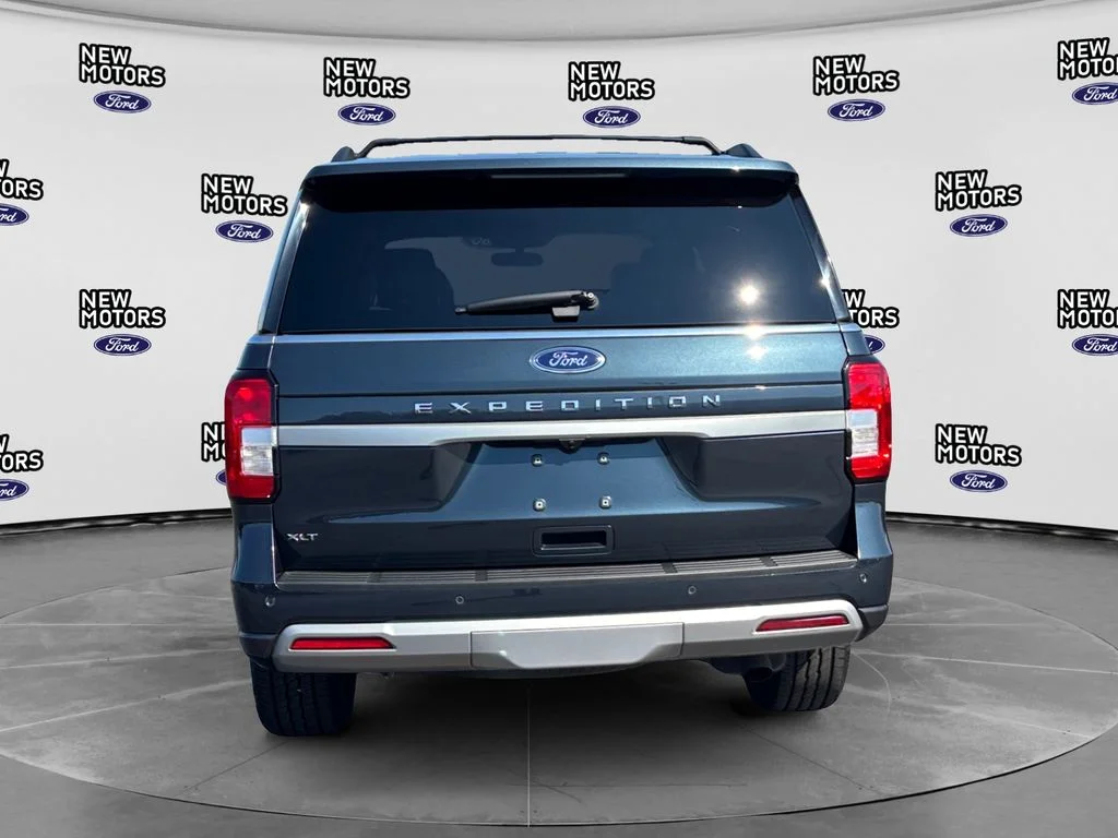 Used 2024 Blue Metallic Ford XLT image 4