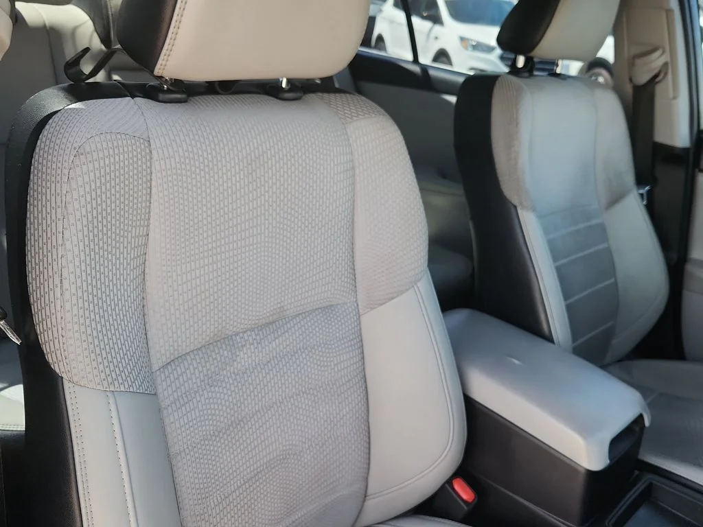 Used 2016 Silver Toyota SE image 13