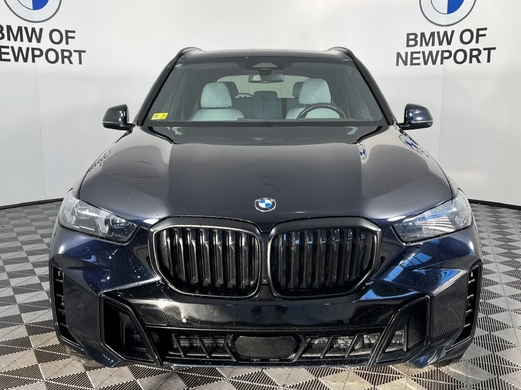 Used 2025 Carbon Black Metallic BMW xDrive40i image 5