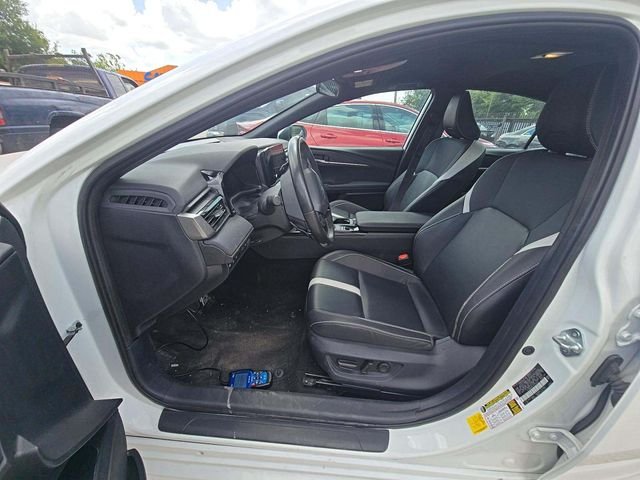 Used 2025 Ice Toyota SE image 6