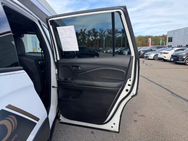 Used 2023 White Honda EX-L image 35