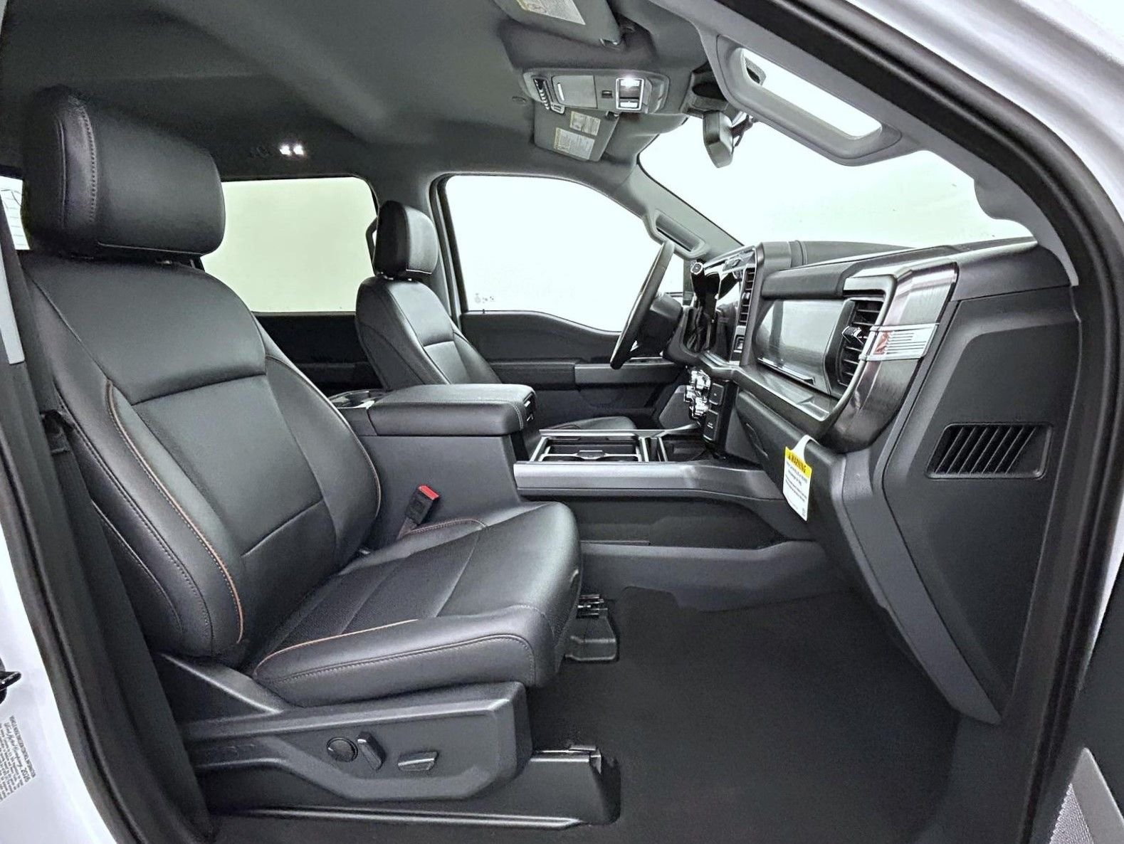 New 2027 Oxford White Ford Lariat image 15