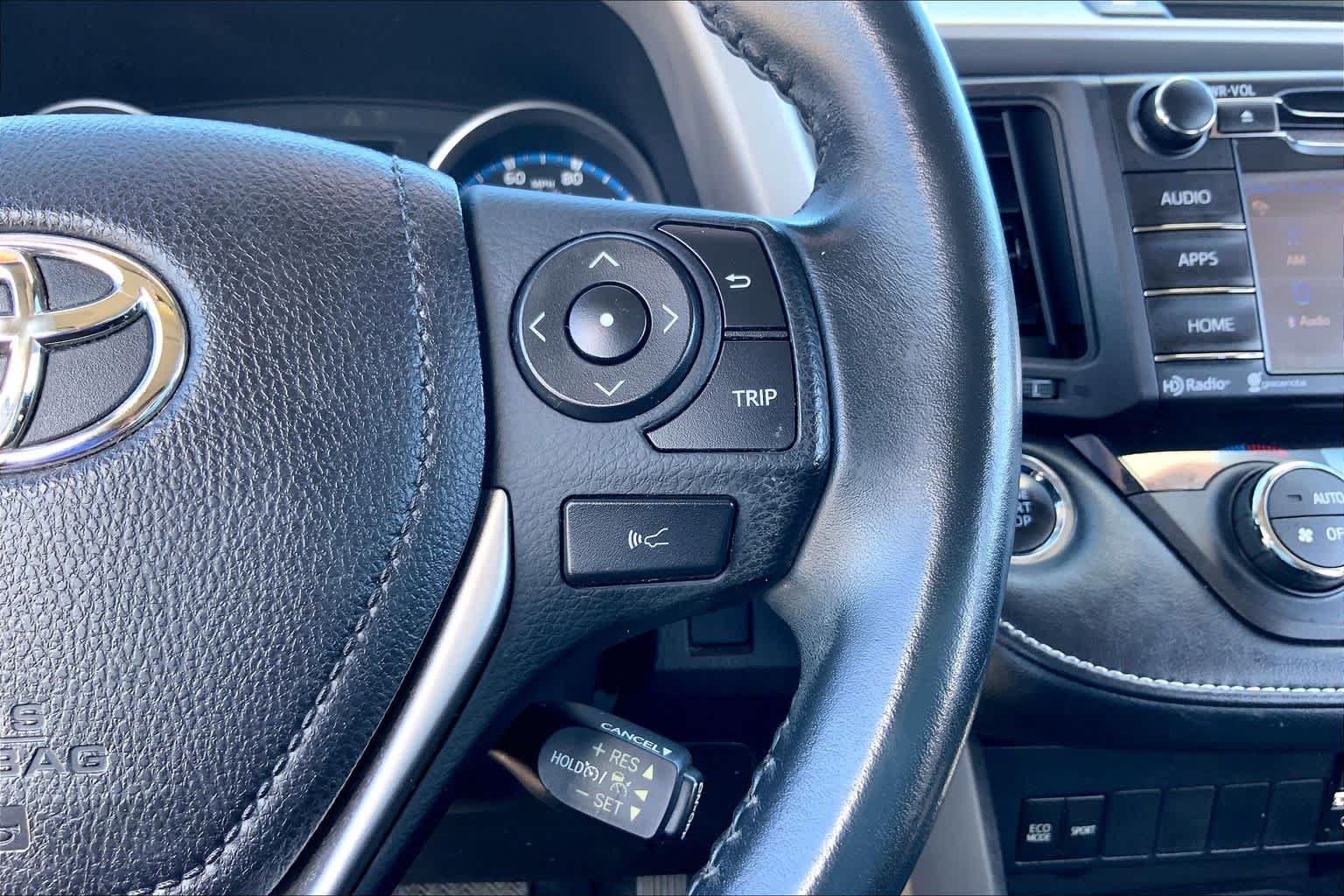Used 2018 Ruby Flare Pearl Toyota XLE image 24