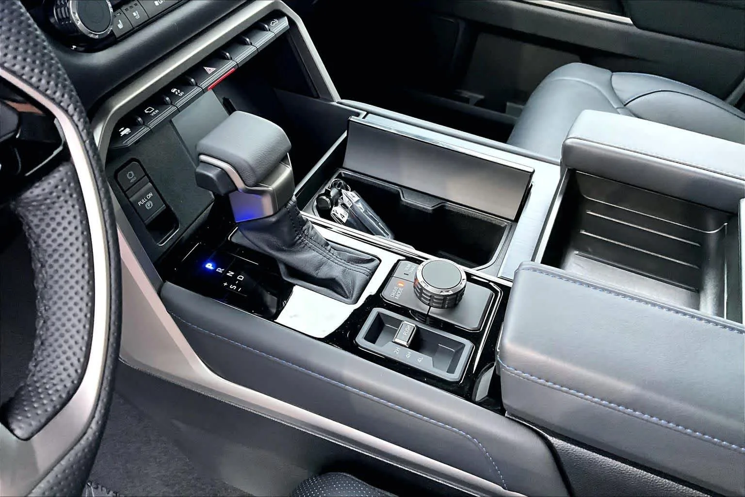 New 2026 Lunar Rock Toyota Platinum image 7